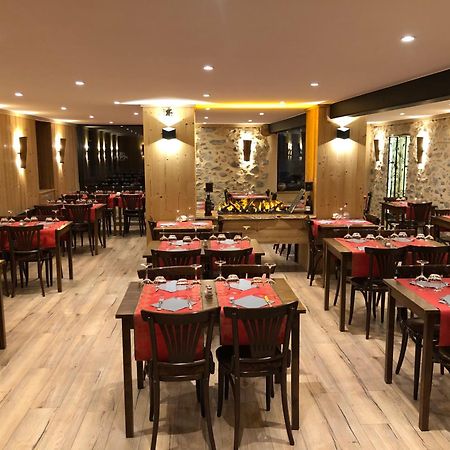 Hotel Picheyre Formigueres Bagian luar foto